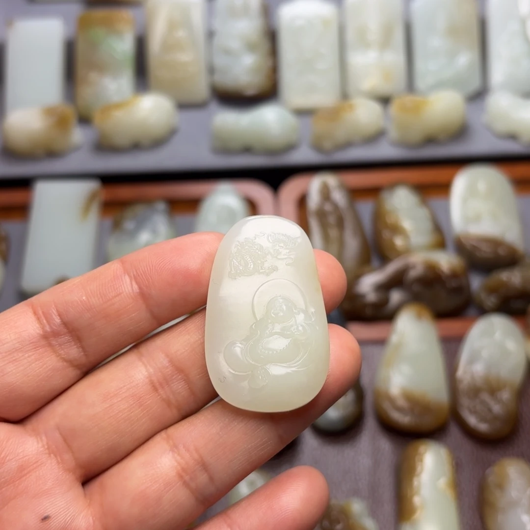 和田玉（糖玉）颈饰未镶嵌