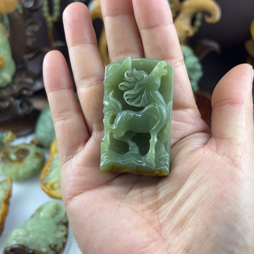吊坠(不含链)未镶嵌岫岩河磨玉（透闪石质玉）