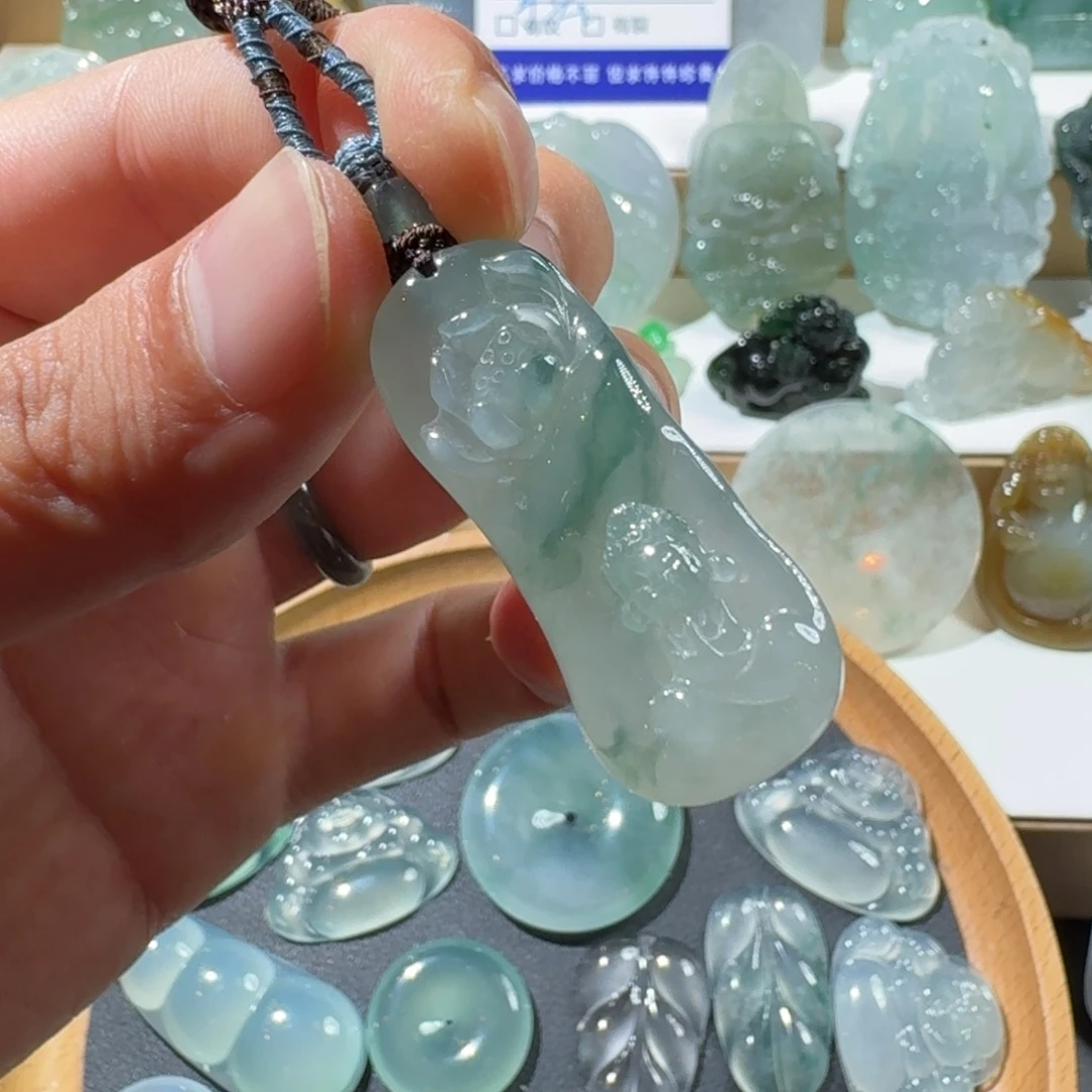 翡翠未镶嵌挂件宝宝观音