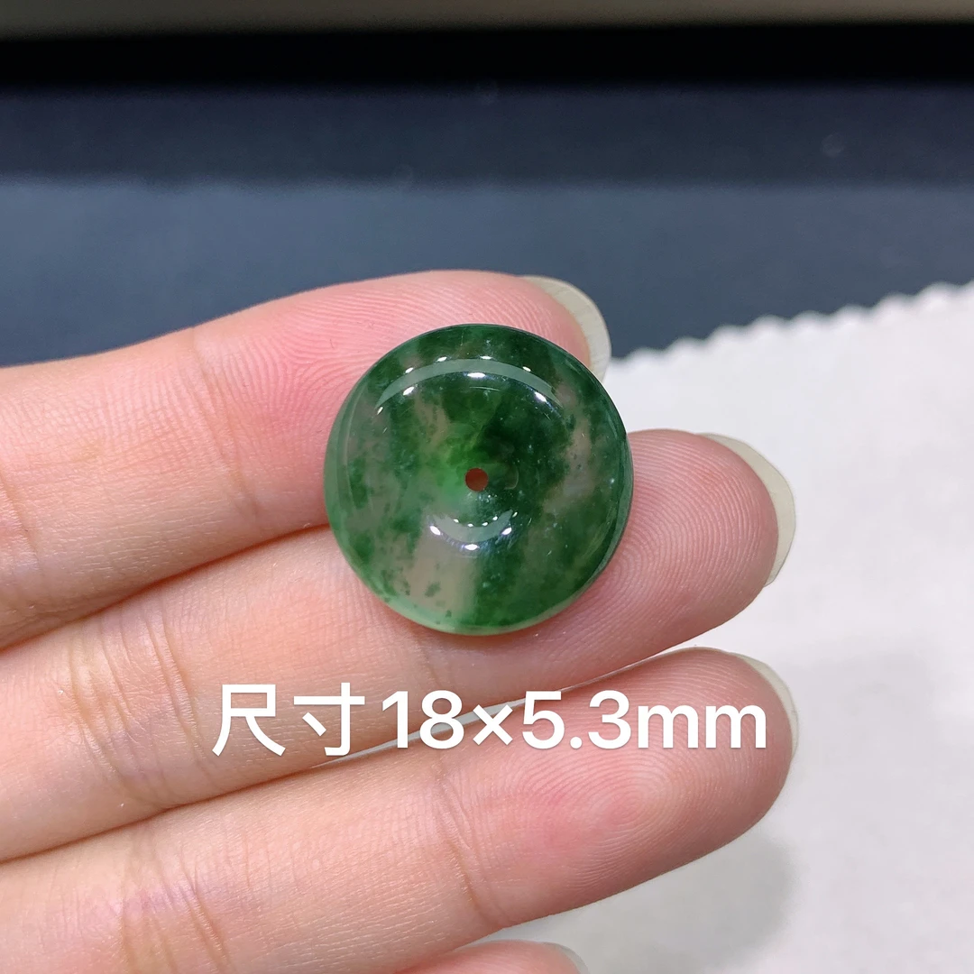 缅甸天然A货翡翠 冰种飘绿平安扣吊坠 玉质细腻 日常百搭 k102