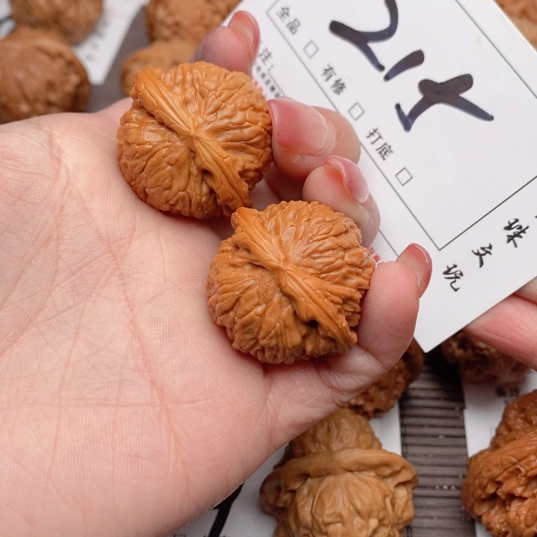 文玩核桃吊坠33白狮子215