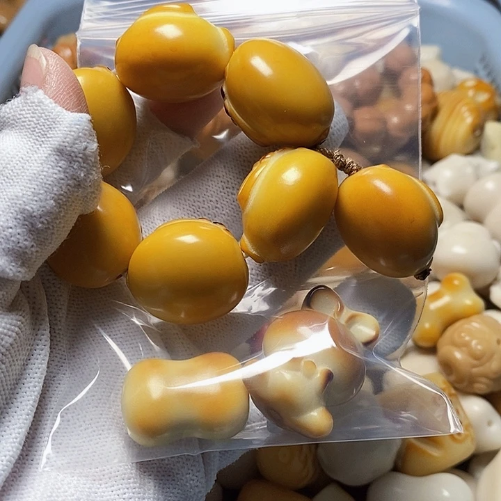 文玩核桃手串不**绿兔子手捻瑕疵款，2颗炭烤全品