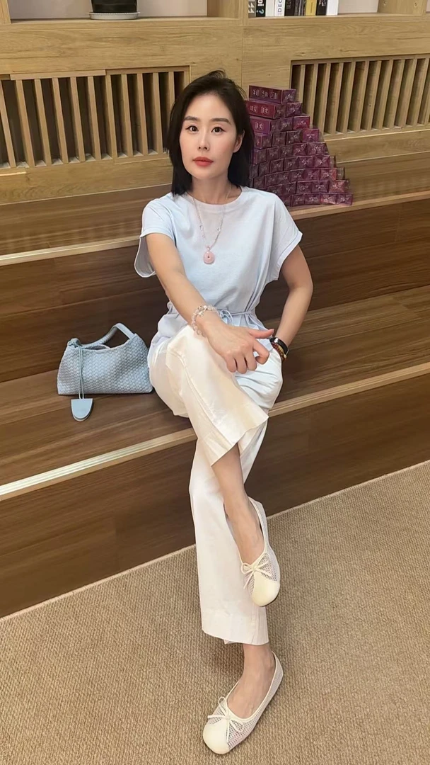 Miss Huo 圆领净版短袖 A 蓝色 9111