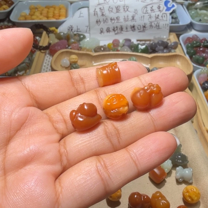 和田玉未镶嵌珠宝半成品胖****⊂