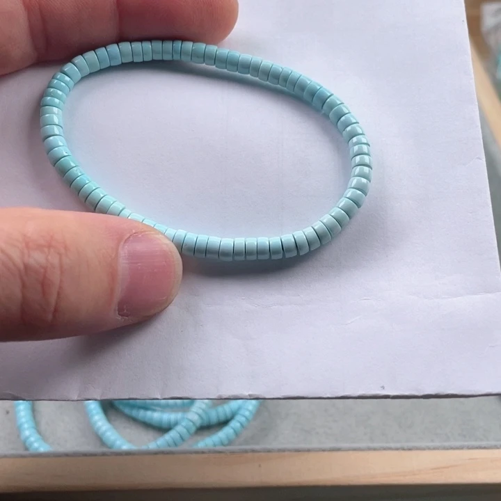 绿松石颈饰未镶嵌