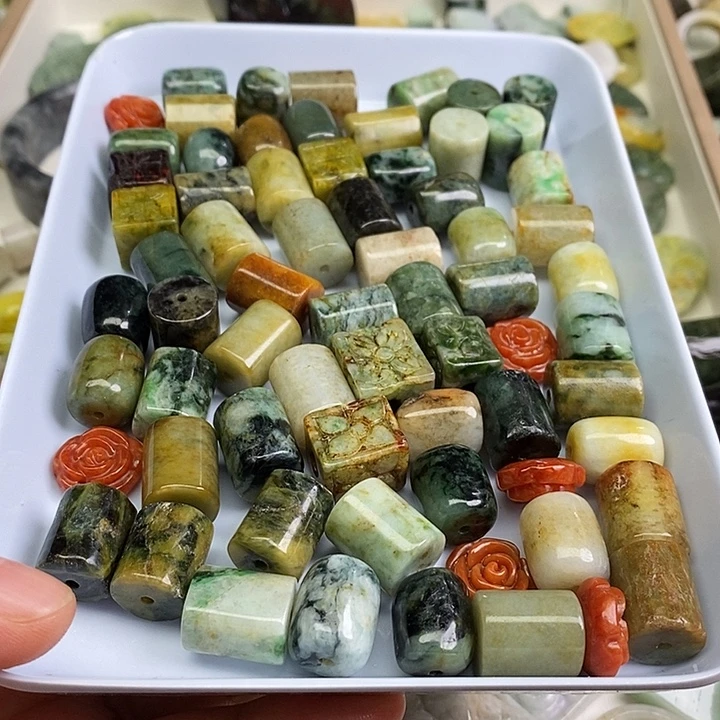 斩***H翡翠未镶嵌颈饰天然翡翠66