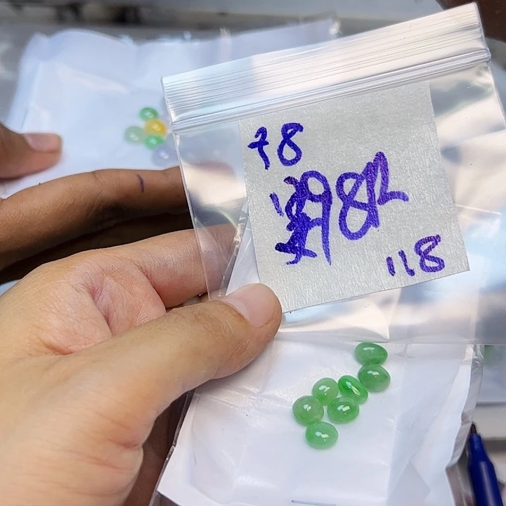 未镶嵌定制翡翠吴*欣不