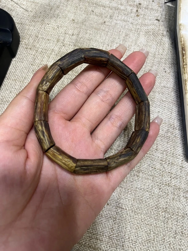 沉香碎屑老料手牌