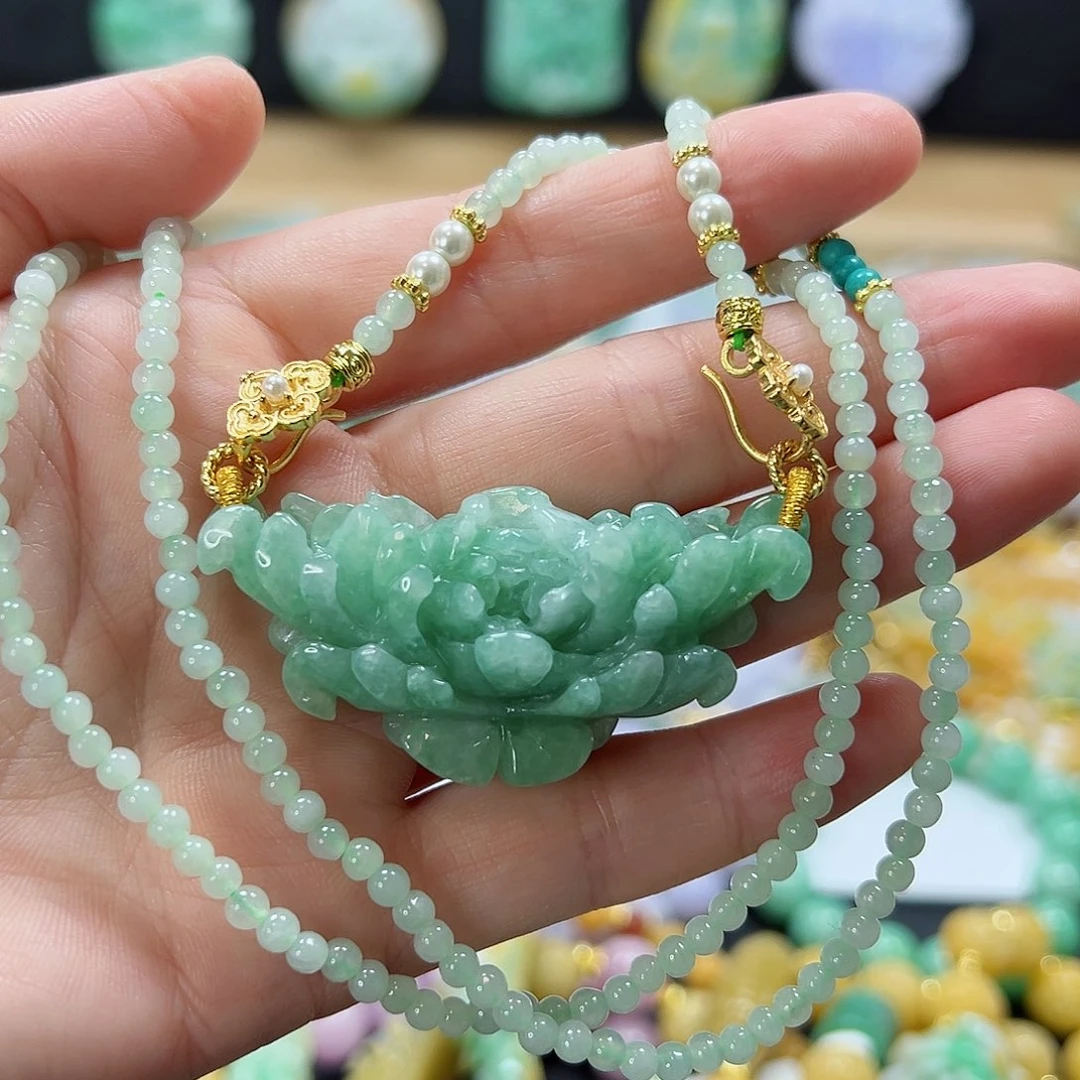 颈饰未镶嵌翡翠吊坠