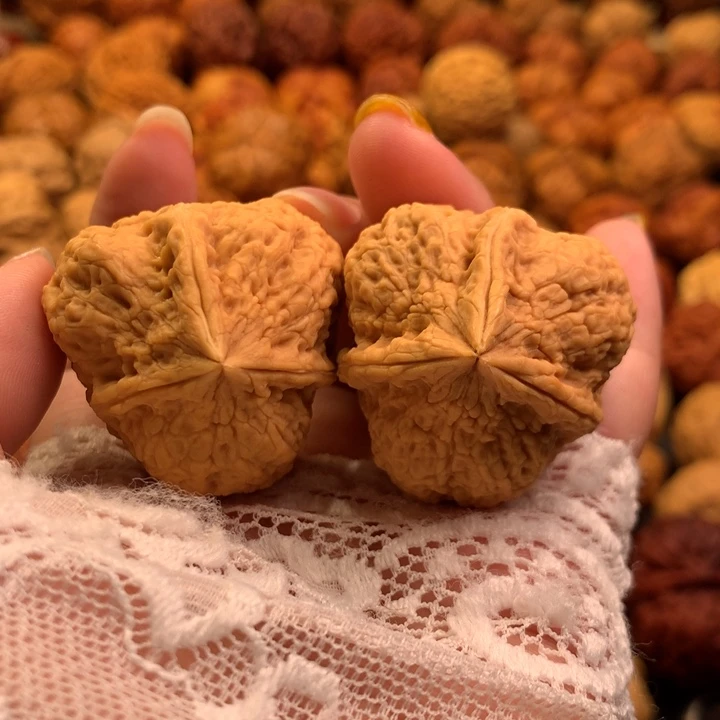 文玩核桃吊坠18哦哦哦哦