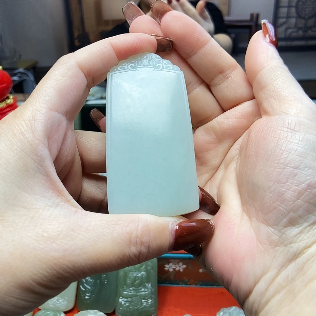 颈饰未镶嵌和田玉海*