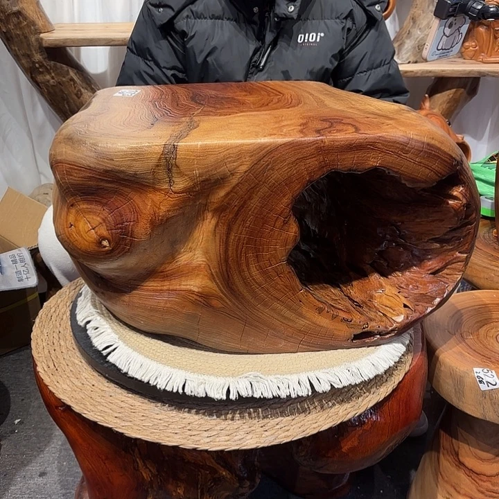 香樟木香樟木根雕凳子一物一拍编号173长45宽32高31