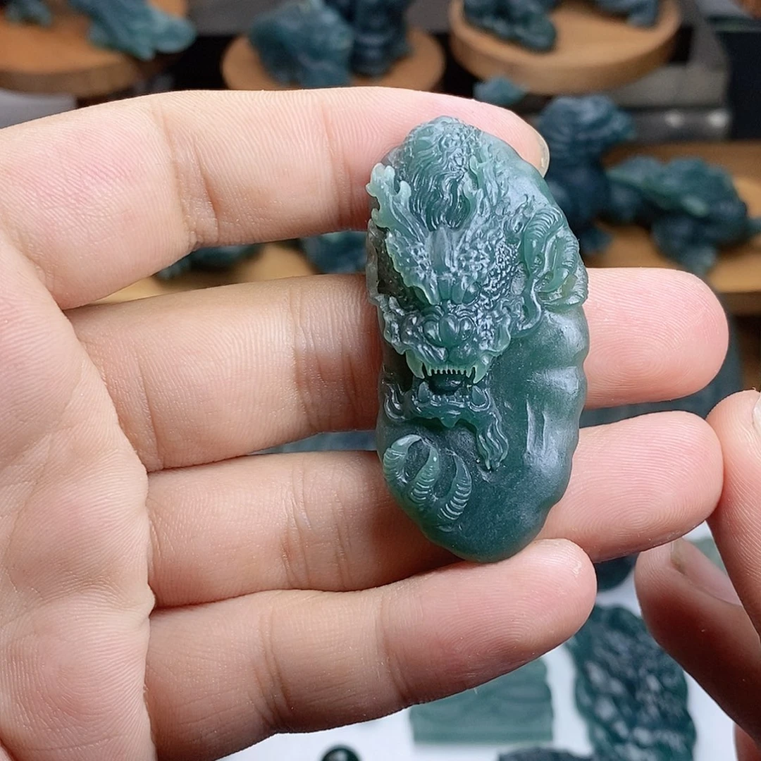 定制翡翠未镶嵌龙牌