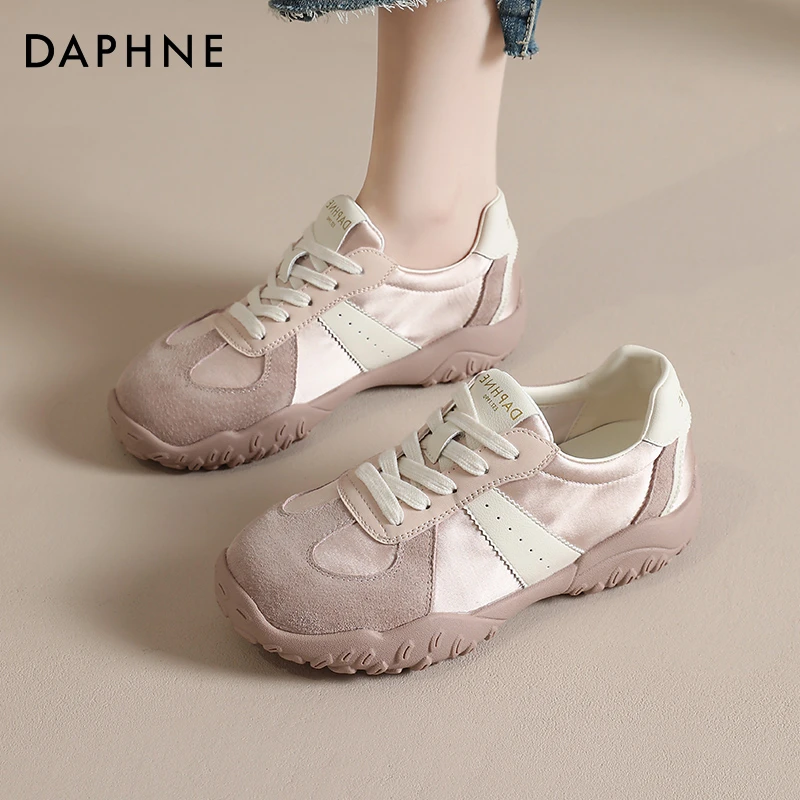 达芙妮德训鞋女秋季2025新款轻便软底舒服不累脚百搭阿甘运动潮鞋