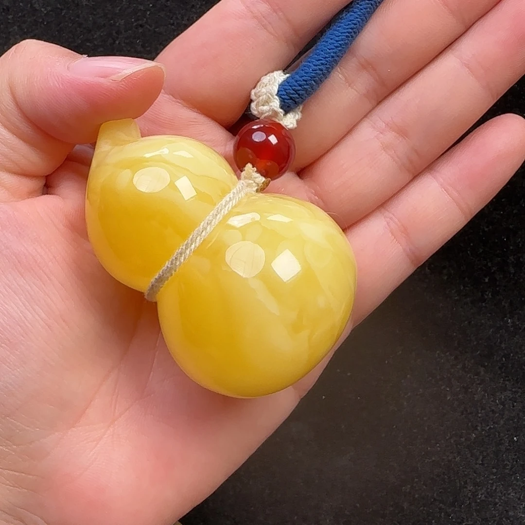 蜜蜡未镶嵌珠宝奇石