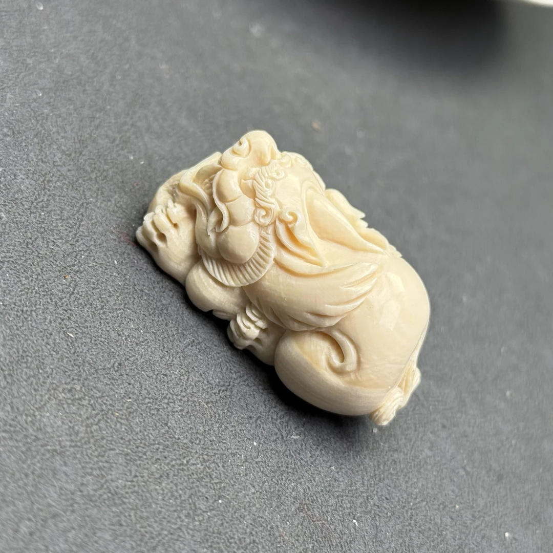 K9772天然猛犸牙 雕刻貔貅 18×41mm支持鉴定假一罚四