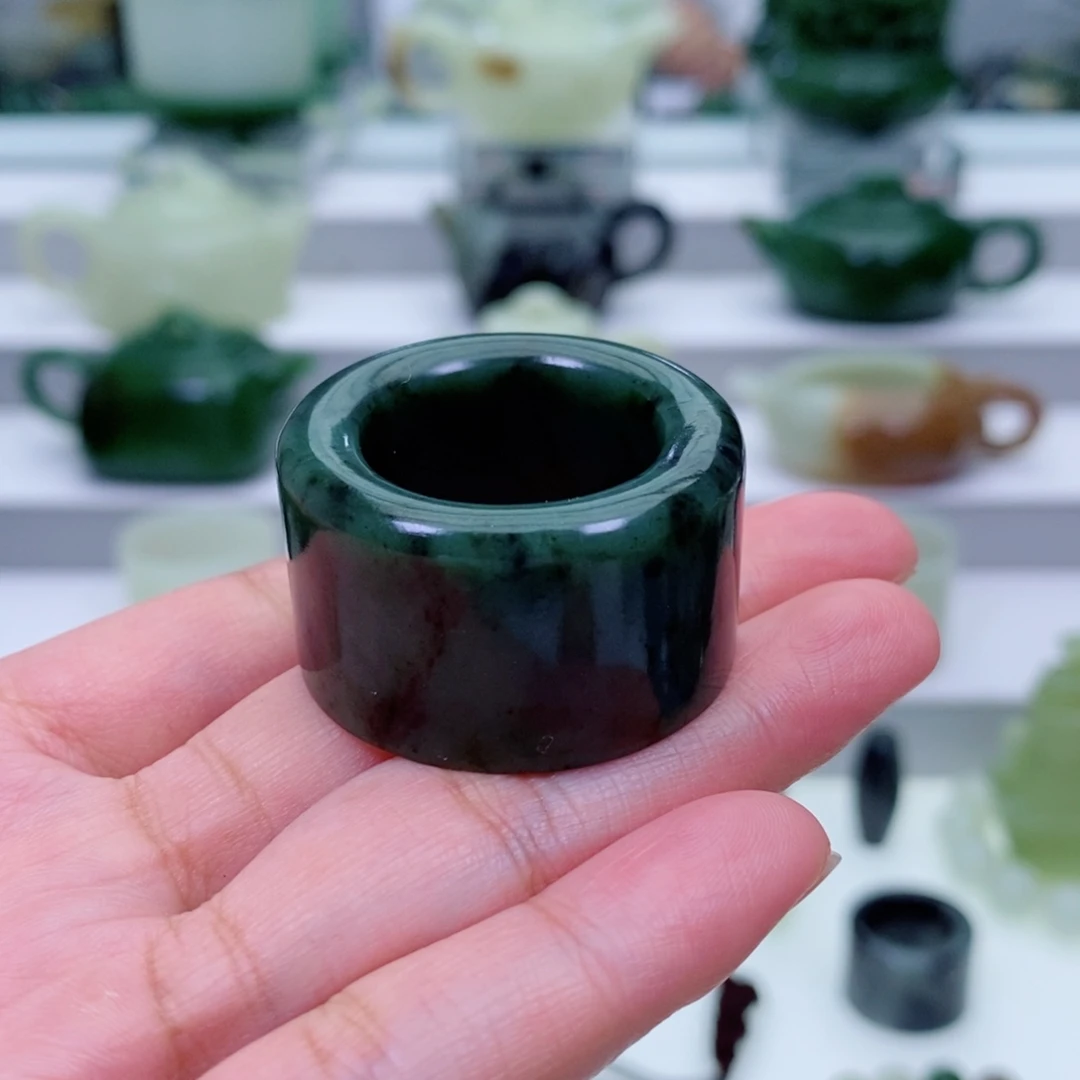 和田玉未镶嵌摆件扳指