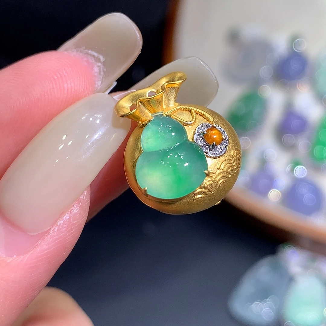 翡翠18K金镶嵌吊坠(不含链)
