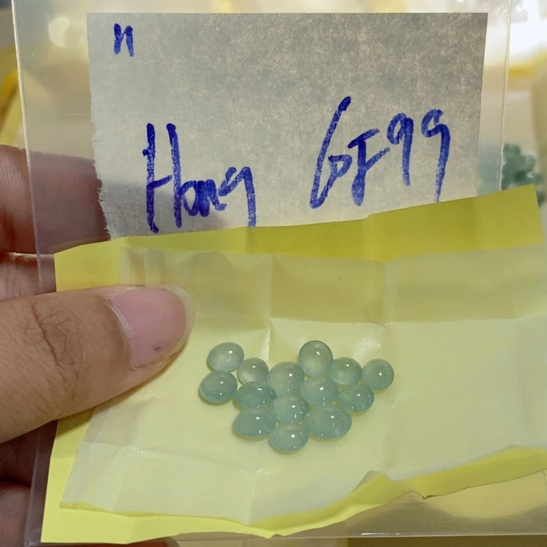 H***e未镶嵌定制翡翠不