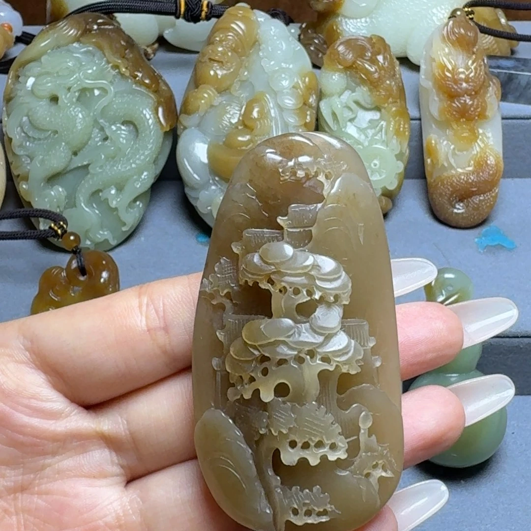 和田玉未镶嵌颈饰