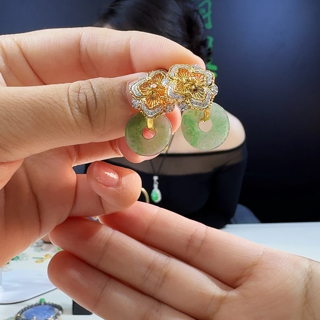 王***挠翡翠18K金镶嵌耳饰18k镶嵌