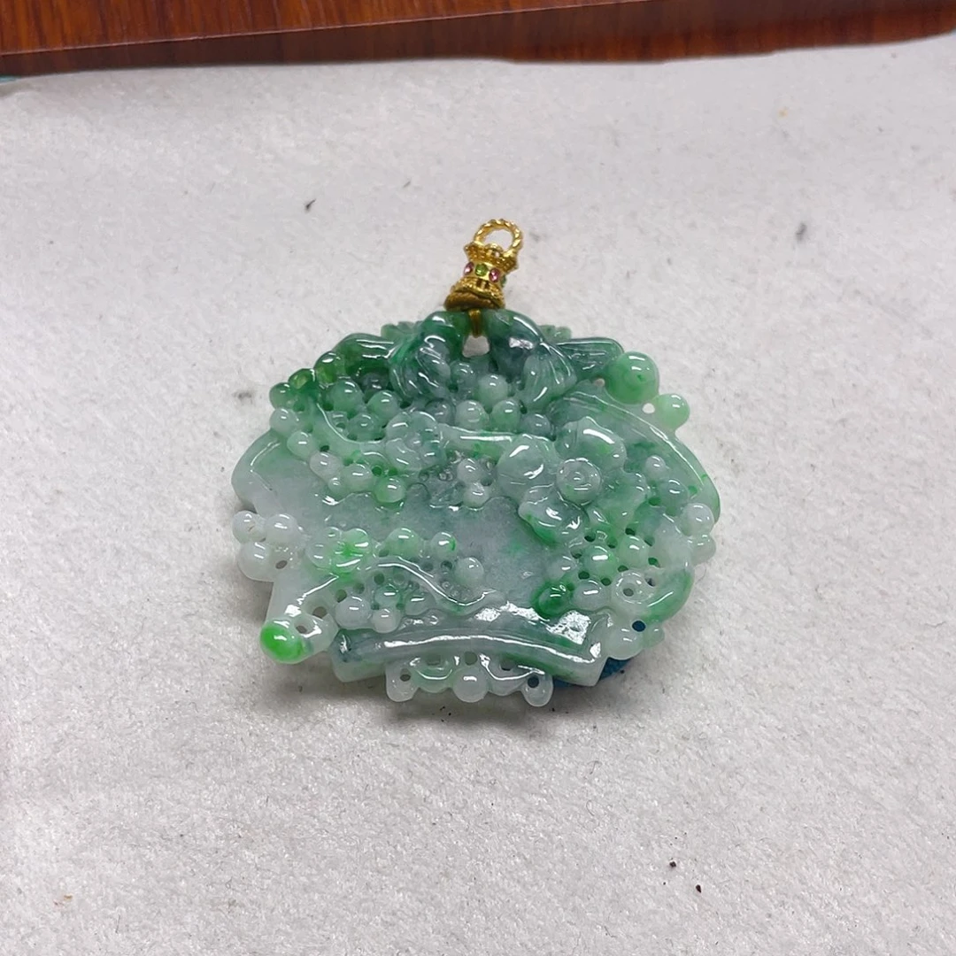 翡翠未镶嵌颈饰吊坠