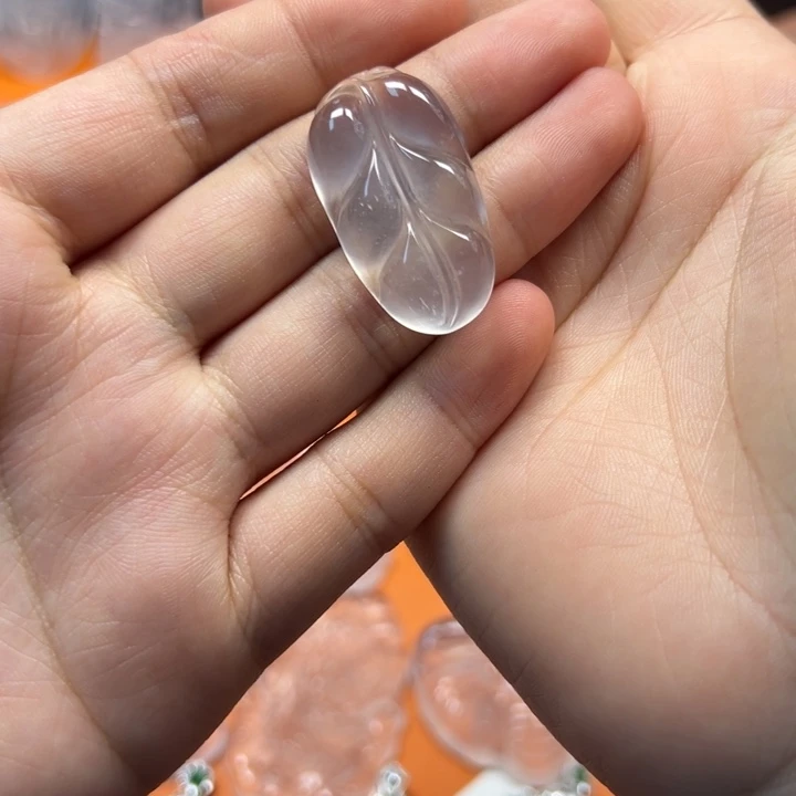 石英质玉未镶嵌颈饰