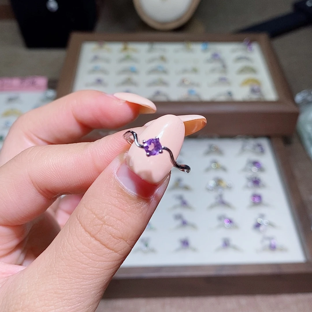 又***曦银S925镶嵌戒指水晶