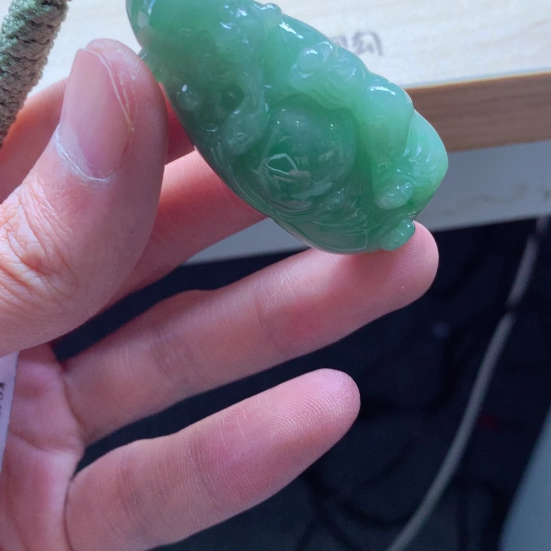 翡翠颈饰未镶嵌吊坠