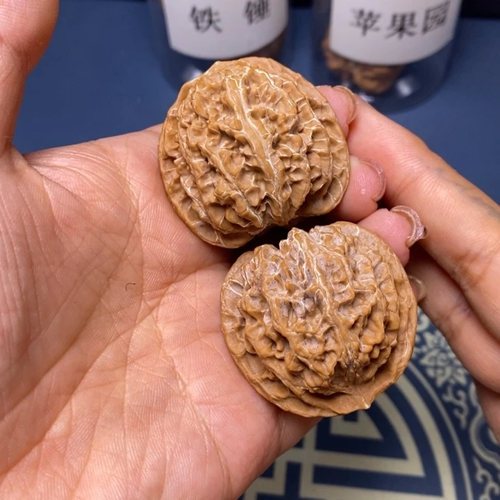 文玩核桃把件40苹果园