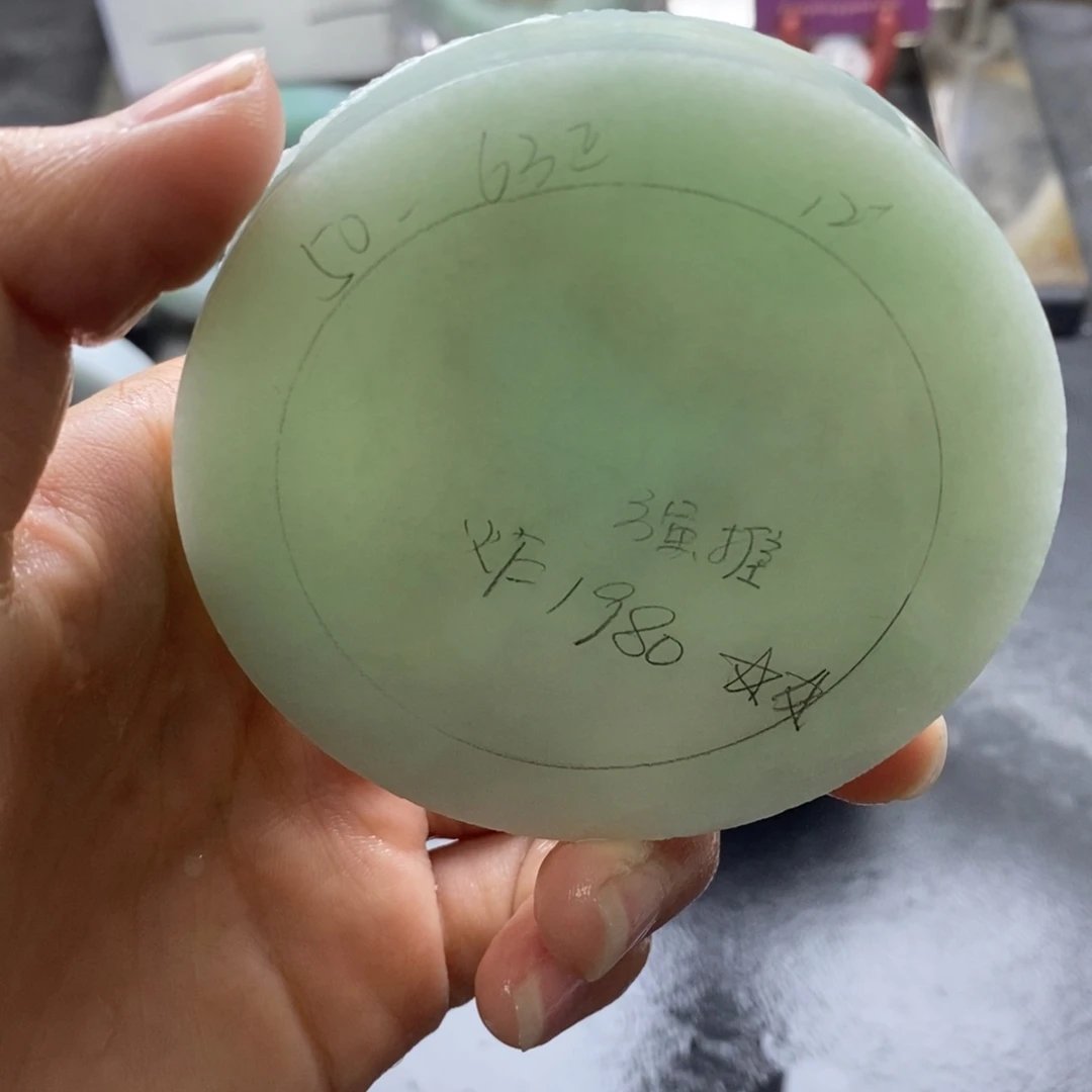 定制翡翠未镶嵌翡翠手镯