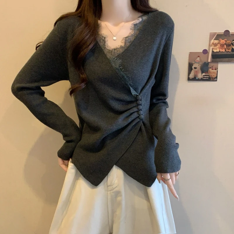 V领蕾丝拼接设计感不规则打底衫女早春胖妹妹修身显瘦针织衫上衣