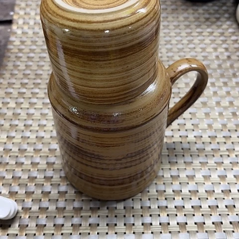 微瑕，电陶炉加热，约500毫升，里面粗咖色