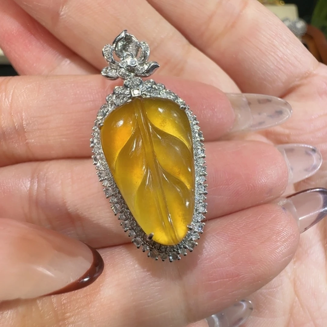 【闪购商品】颈饰18K金镶嵌翡翠