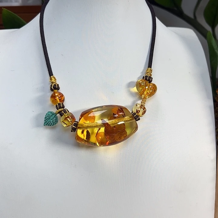 琥珀（花珀）未镶嵌颈饰