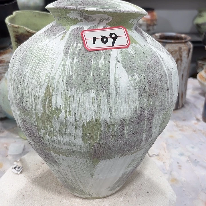摆件高28，口12，无孔109