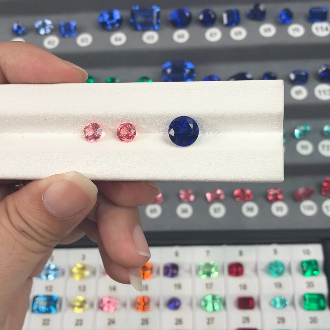 兰***桑合成（培育）蓝宝石裸石未镶嵌6.18