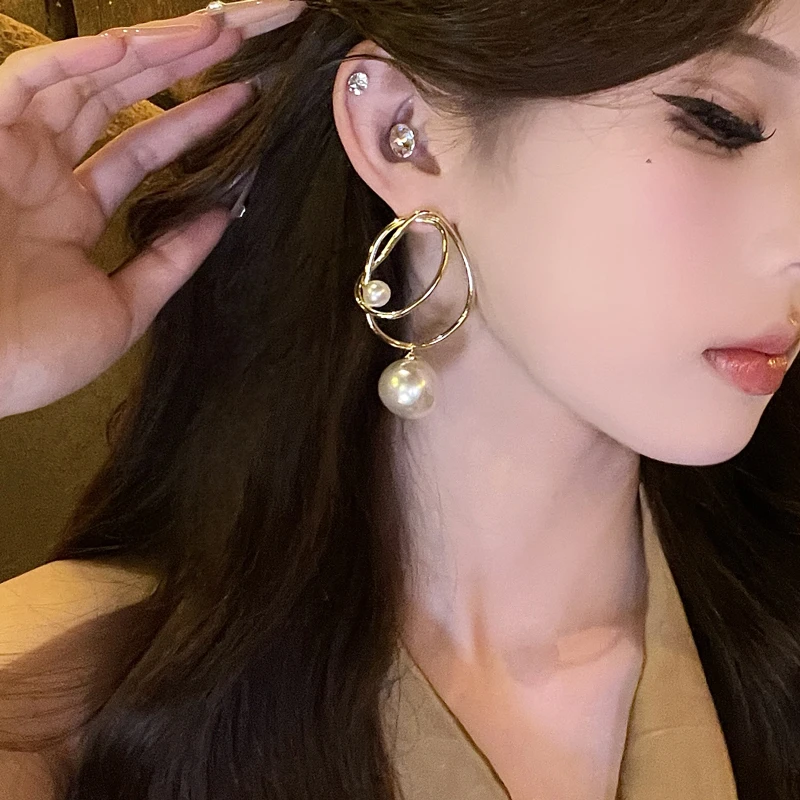 铜合金仿珍珠耳饰 轻奢复古大气金属耳环优雅气质设计感耳饰