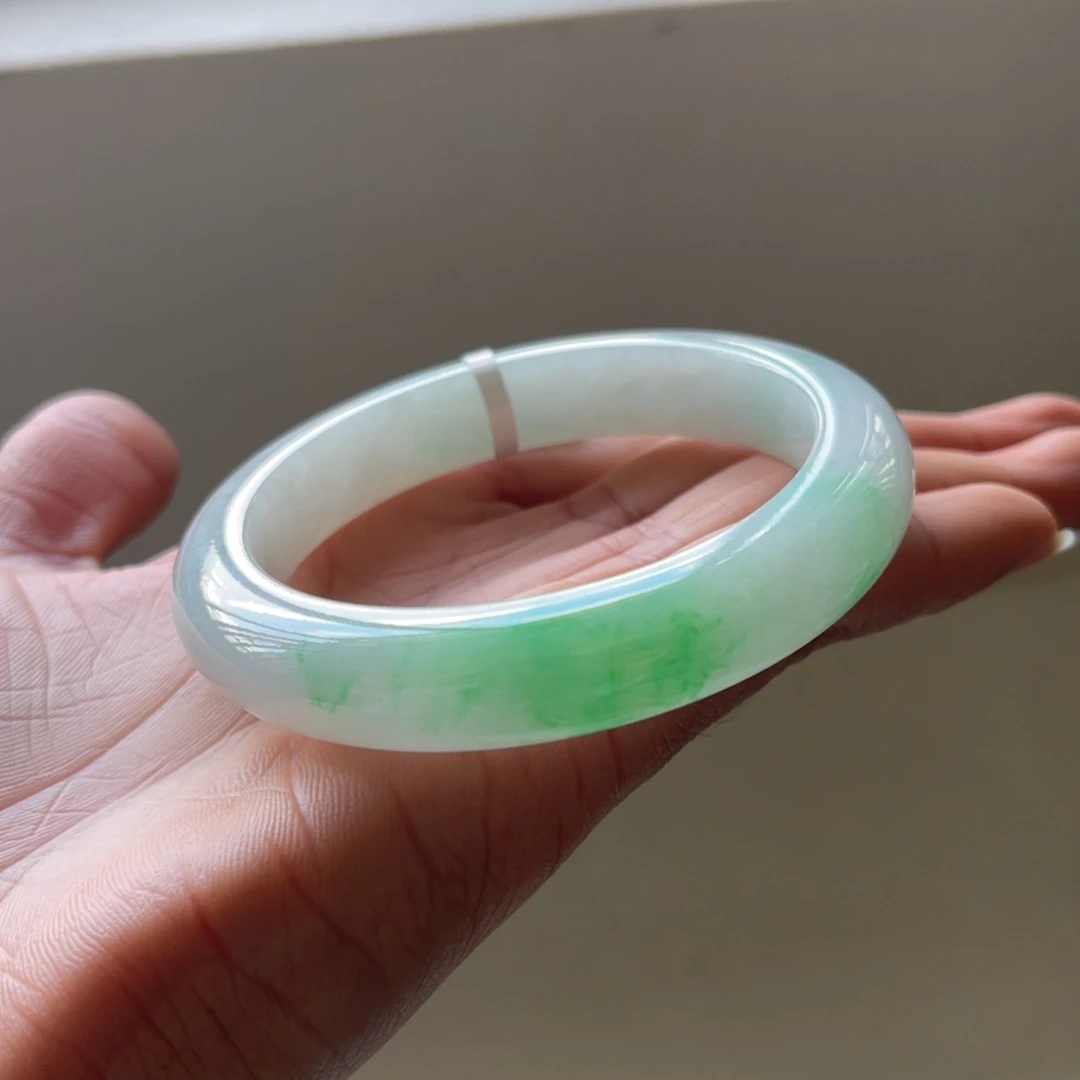 翡翠未镶嵌手镯55.8圈三天鉴赏期