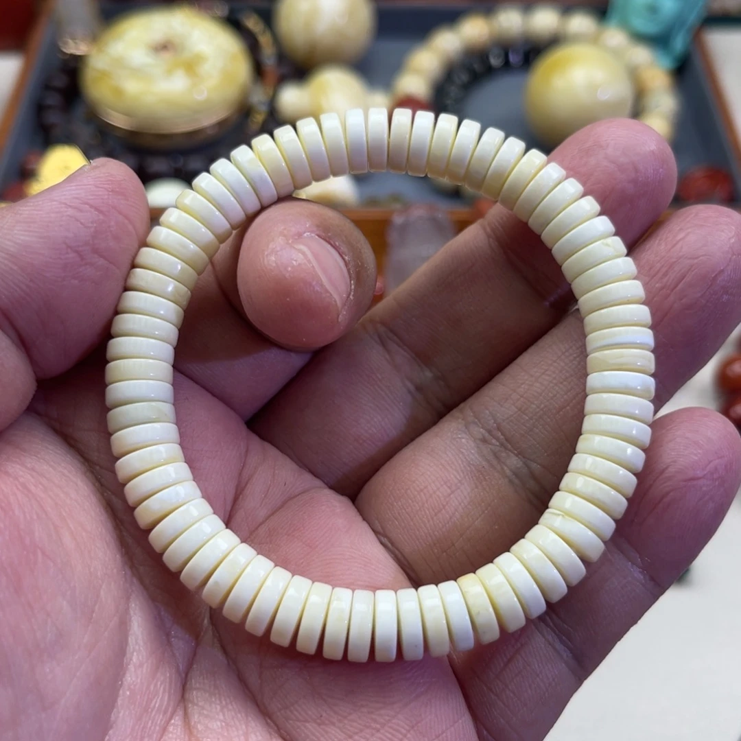 琥珀未镶嵌珠宝奇石79