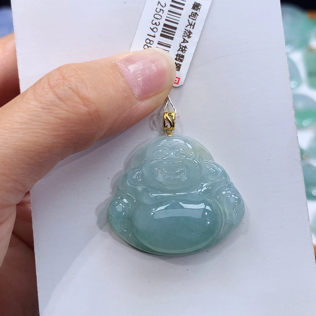 翡翠18K金镶嵌颈饰翡翠吊坠