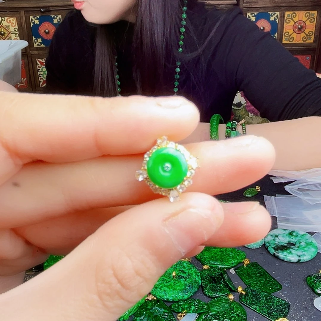 颈饰银S925镶嵌翡翠多样性