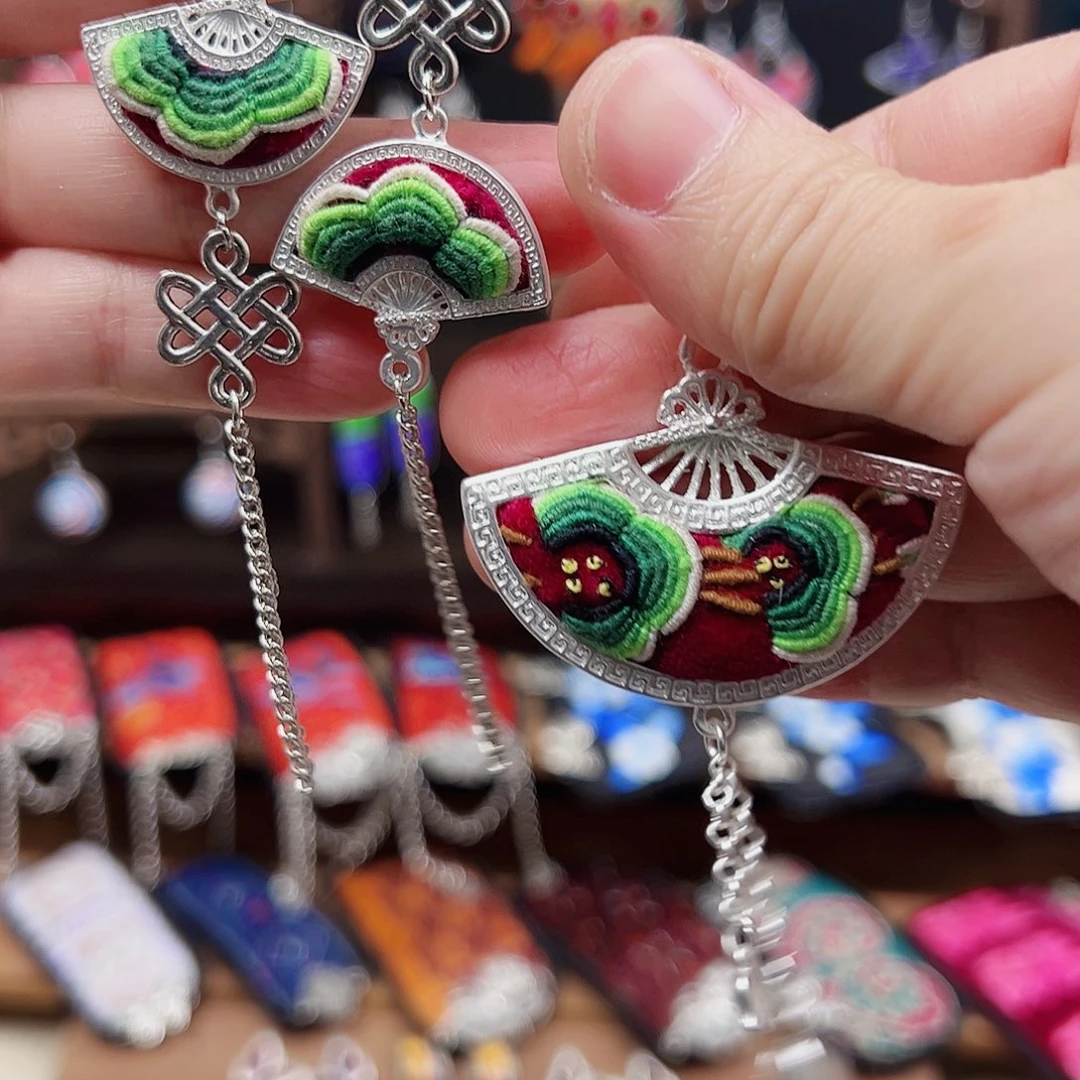 蜜***半织绣手工刺绣工艺品