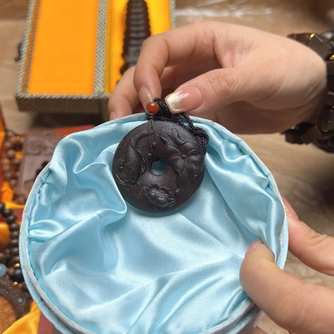 大叶紫檀（黑酸枝木类）