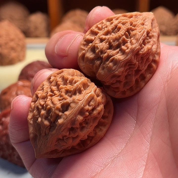 文玩核桃吊坠原树野生虎头