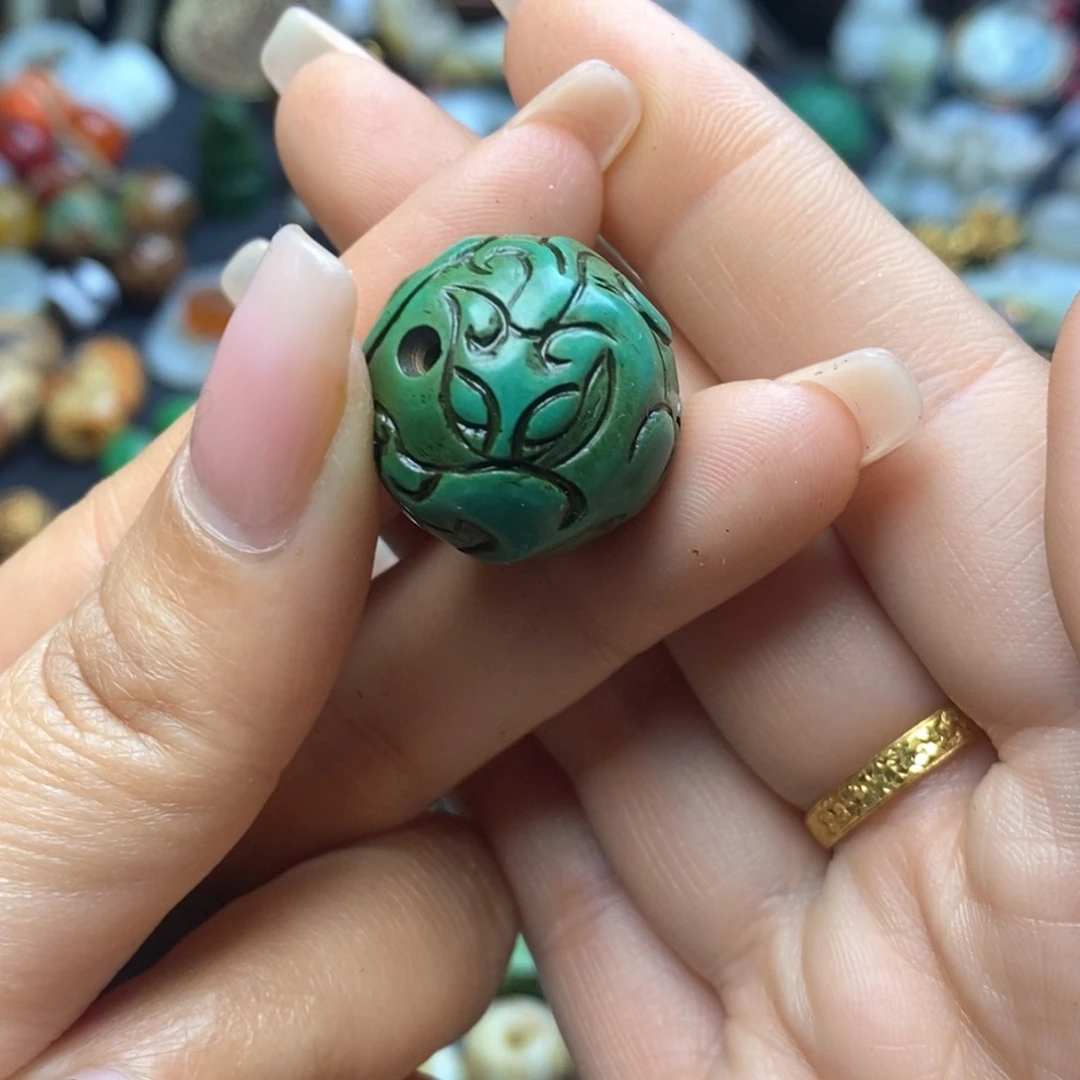 未镶嵌颈饰玛瑙/玉髓海**翔