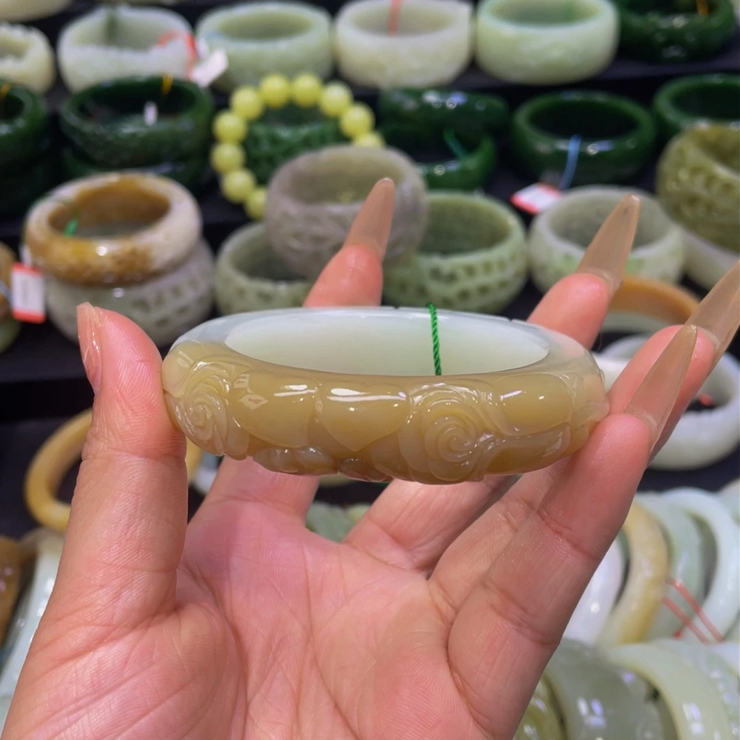 未镶嵌手镯和田玉