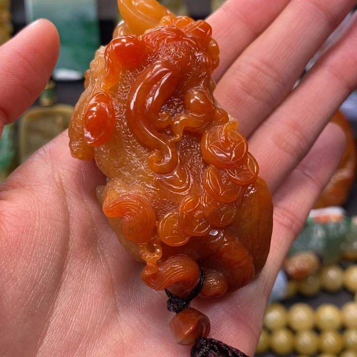 昊***土翡翠未镶嵌颈饰缅甸天然翡翠A货
