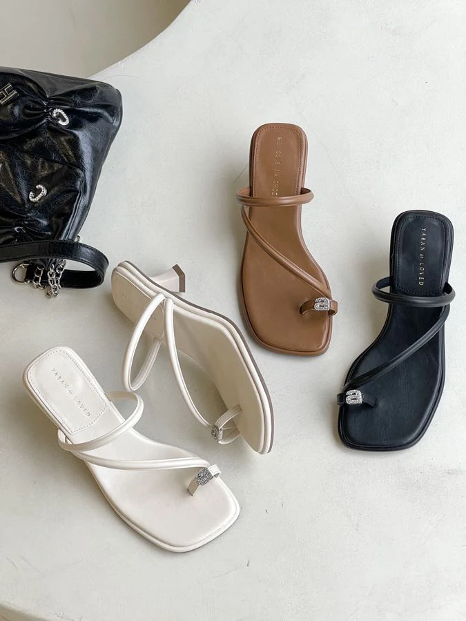 9001套趾水钻细跟高跟拖鞋女2025新款夏百搭夹脚外穿凉鞋女A11