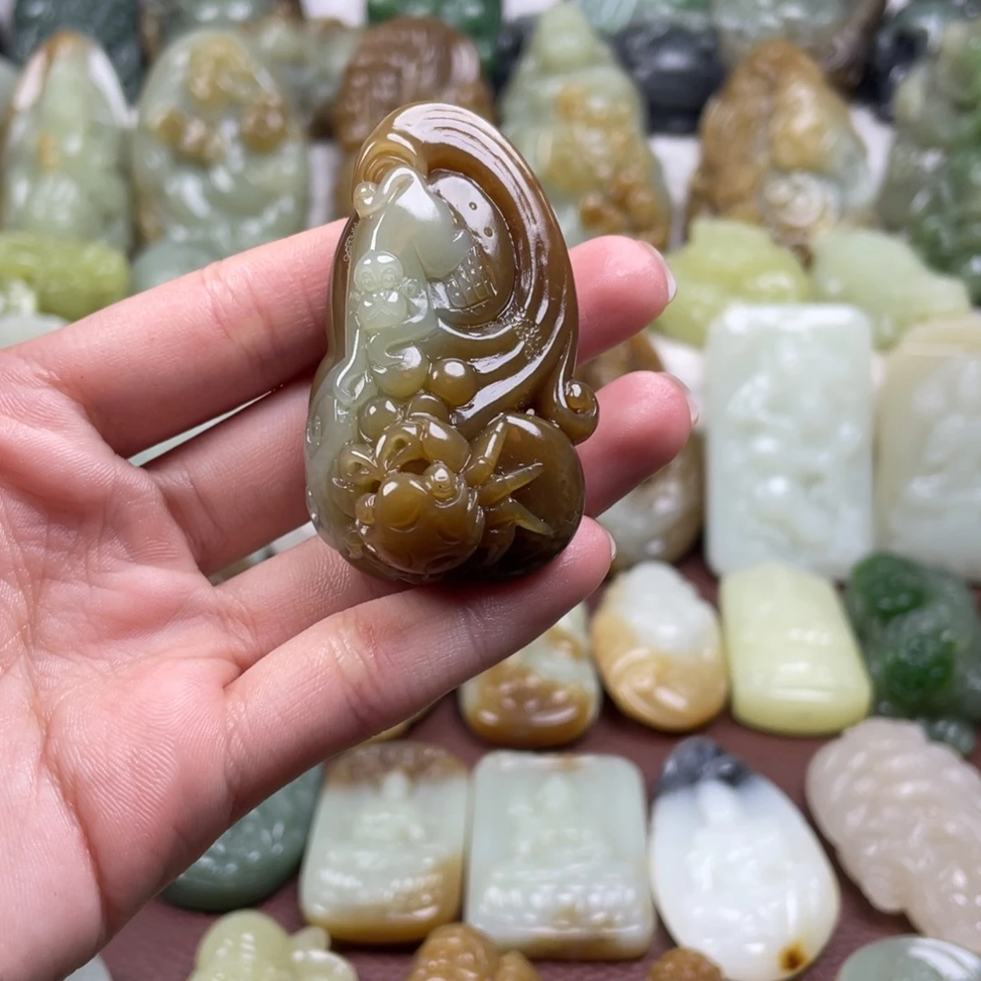 和田玉未镶嵌颈饰